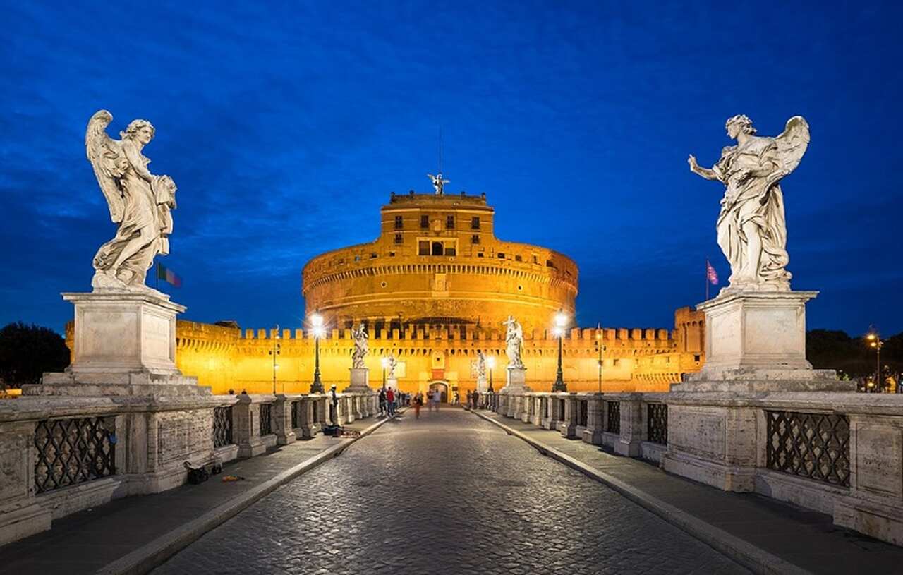 Castelo Sant'Angelo (135 d.C.): Originalmente o mausoléu do imperador Adriano, foi convertido em fortaleza papal e palácio no Renascimento-Thomas Wolf/Wikimedia Commons