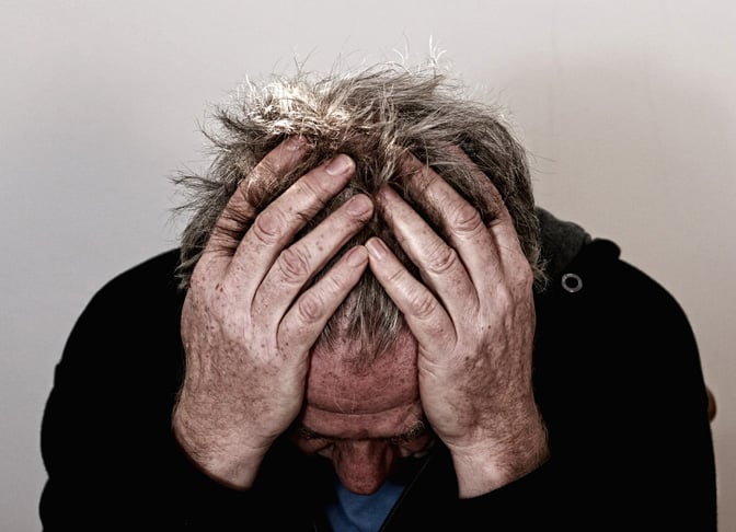 O trabalho é voltado, ainda, para auxiliar quem sofre de burnout - o esgotamento causado pelo excesso de trabalho. Em 2023, uma pesquisa da International Stress Management Association no Brasil (ISMA-BR) apontou que 32% dos brasileiros sofrem de Síndrome de Burnout e 72% se sentem estressados no trabalho.-