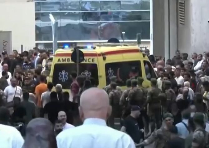 Explosão de pagers provoca a morte de 10 pessoas e deixa milhares de feridos no Líbano