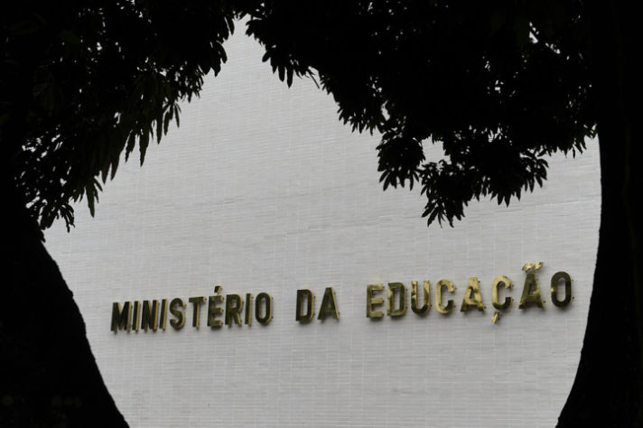 Dia Mundial da educação: desafios para o progresso no Brasil