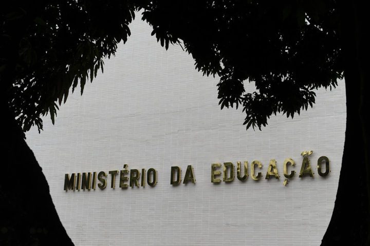 <p>Das 351 universidades avaliadas, 99 serão alvo de processos administrativos do Ministério da Educação (MEC).</p>
