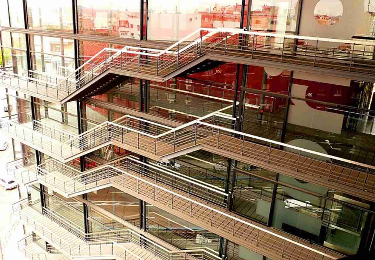 Museu Reina Sofia (Museo Nacional Centro de Arte Reina Sofía) - Inaugurado em 1992, este museu de arte moderna e contemporânea abriga a famosa  