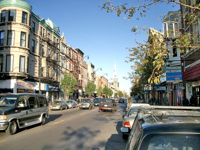 Chicago (Illinois) â?? Mesmo sendo uma grande metrÃ³pole, bairros residenciais com Ã¡rvores tÃªm registros constantes de panes provocadas por esquilos.