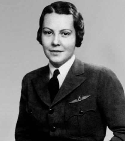 Sabiha Gökçen - Mulheres históricas da aviação