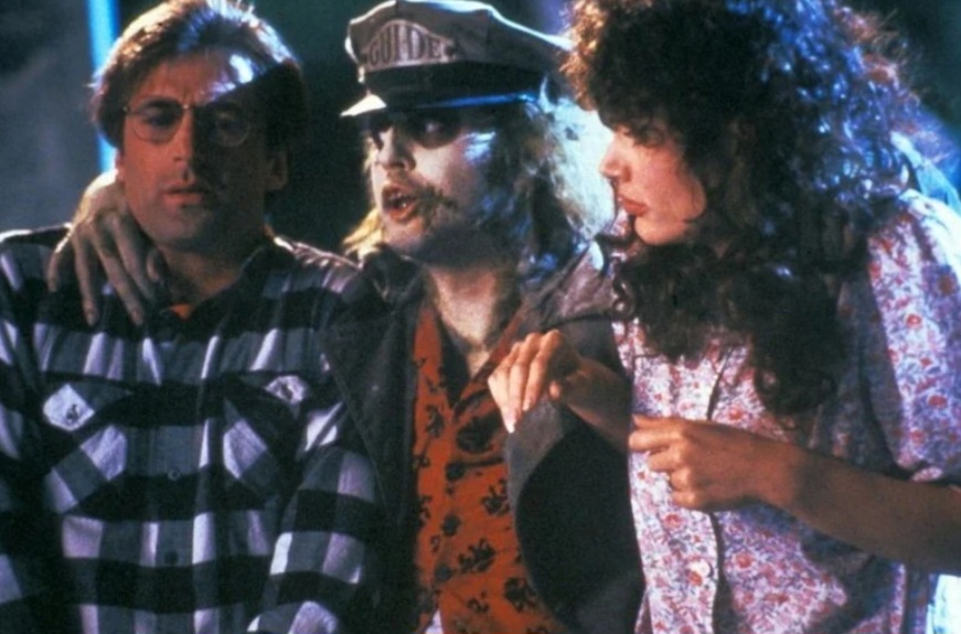 O orçamento de Beetlejuice foi de US$ 15 milhões, com apenas US$ 1 milhão entregue ao trabalho de efeitos visuais que incluíam stop motion, animação de substituição, maquiagem protética, marionetes e tela azul.