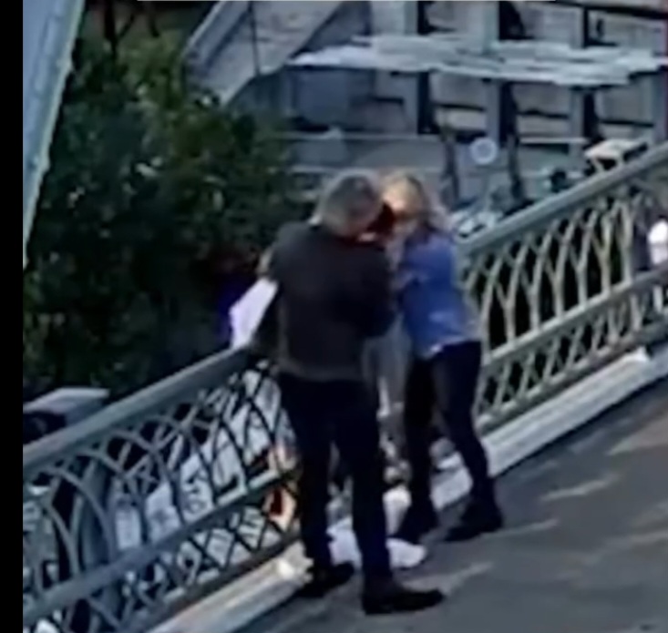 Bon Jovi, que evitou suicídio de mulher,  mantém projeto social para vulneráveis