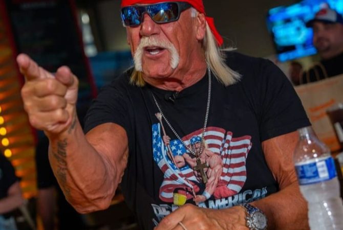 Hulk Hogan deixa filha fora do testamento de R$ 27 milhões