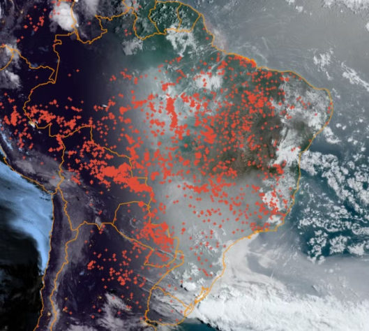 fumaça das queimadas no Brasil 