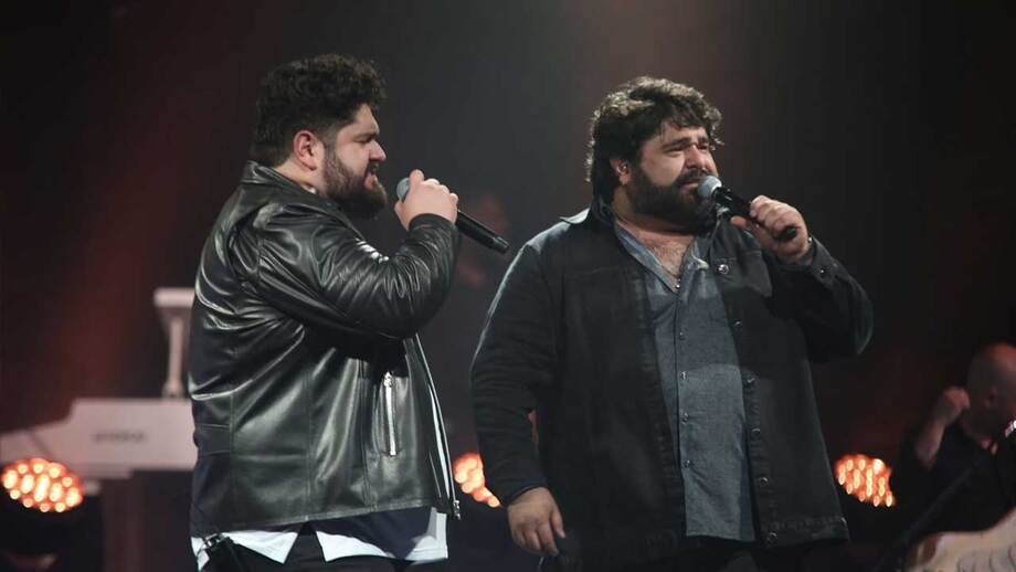 O sucesso contínuo levou a dupla a lançar um DVD ao vivo, que consolidou a presença de César Menotti e Fabiano no mercado musical. 