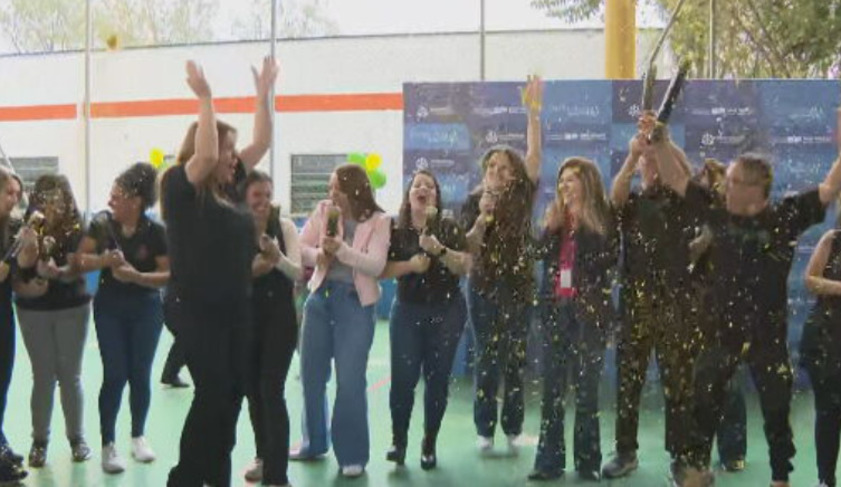 Escola onde alunos jogam xadrez é finalista de prêmio internacional