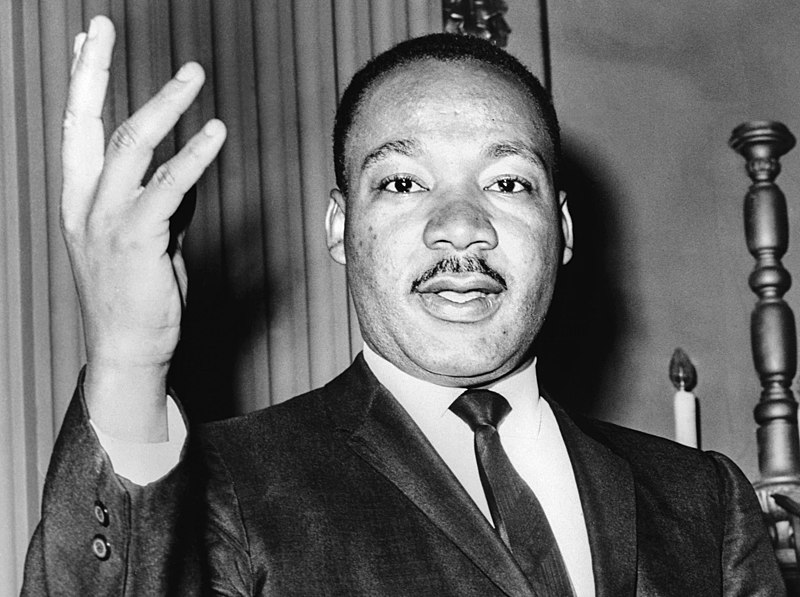 Ele é tao importante que um dos 11 feriados nacionais dos Estados Unidos é o Dia de Martin Luther King, celebrado na terceira segunda-feira do mês de janeiro para homenagear o ativista. 
