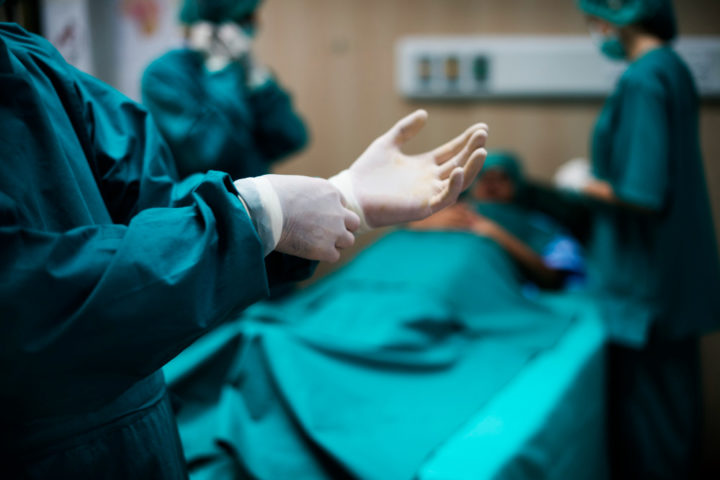 Pesquisadores investigam possíveis relações entre o licopeno e o risco de determinados tipos de câncer, especialmente o de próstata. Entretanto, os resultados ainda são inconsistentes e não comprovam que a substância previna ou trate a doença.