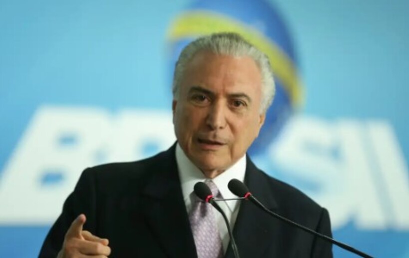 <p>Michel Temer – O ex-presidente da República (2016 – 2018) é filho de imigrantes libaneses. Ele nasceu na cidade de Tietê, no interior de São Paulo, em 1940.</p>
