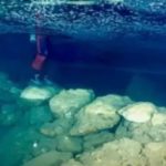 Ponte submersa em caverna na ilha de Maiorca, na Espanha