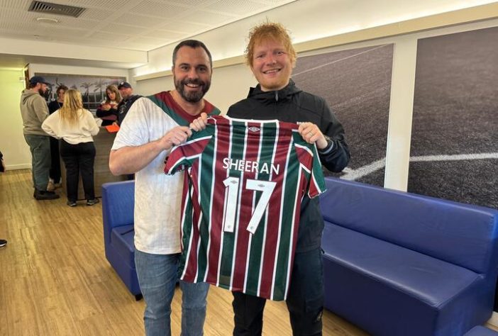 Cantor britânico Ed Sheeran foi ao Maracanã ver jogo do Fluminense