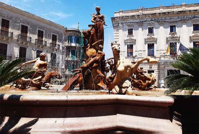 Fontes e chafarizes da Itália: arte e arquitetura que trazem frescor à área urbana