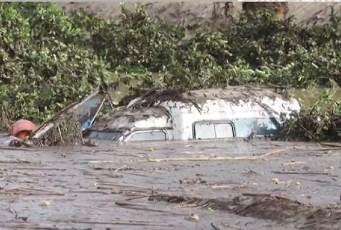 Enchentes provocam mortes e destruição em regiões da Espanha