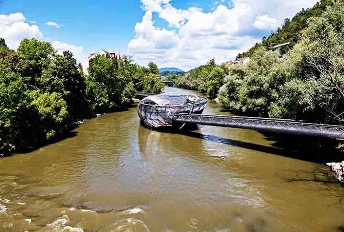 Graz (Ilha flutuante artificial Murinsel) - Cidades da Áustria - Leonhard Lenz/Wikimédia Commons