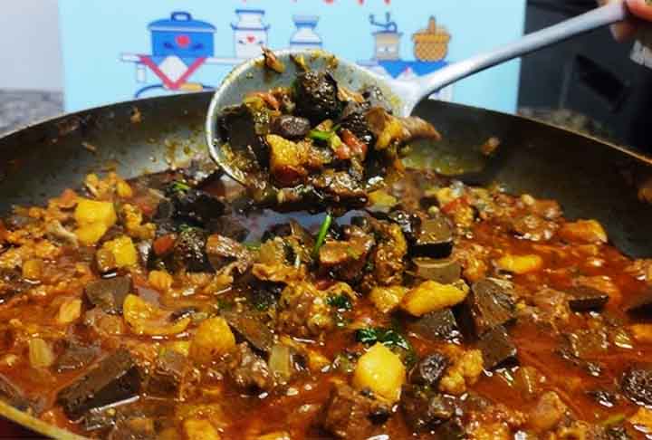 Sarapatel é uma designação comum de diversas iguarias preparadas com vísceras de porco, cabrito ou borrego. Nascido no Alto Alentejo, em Portugal, ele foi adaptado no Brasil e na culinária indo-portuguesa de Goa, Damão e Diu, outrora pertencentes ao Estado Português da Índia.