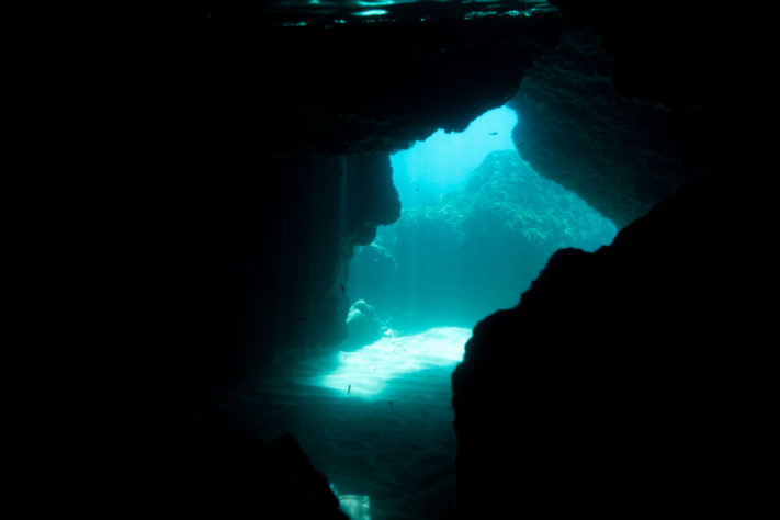 Caverna submarina/subaquática/submersa 