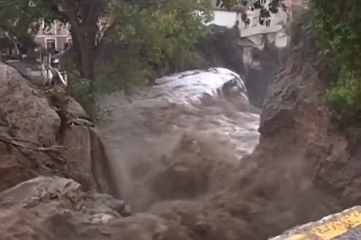 Enchentes provocam mortes e destruição em regiões da Espanha