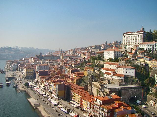 20h00 – Alemanha, Nigéria, Argélia, Itália, Bélgica, Marrocos, Albânia, França e 38 outros locais.
21h00 – Reino Unido, Portugal (foto) Islândia, Burkina Faso, Senegal, Gana e 19 outros locais.