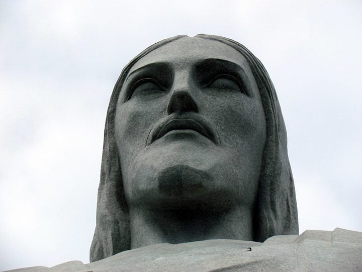 A disputa foi acirrada e os vencedores - incluindo o Cristo - superaram concorrentes também de peso como a Acrópole de Atenas, o Castelo de Neuschwanstein, a Torre Eiffel, Stonehenge, os Moais da Ilha de Páscoa, o Templo de Kiyomizu-dera, a Alhambra, a Estátua da Liberdade, a Ópera de Sydney, Angkor Wat e a Catedral de São Basílio.
