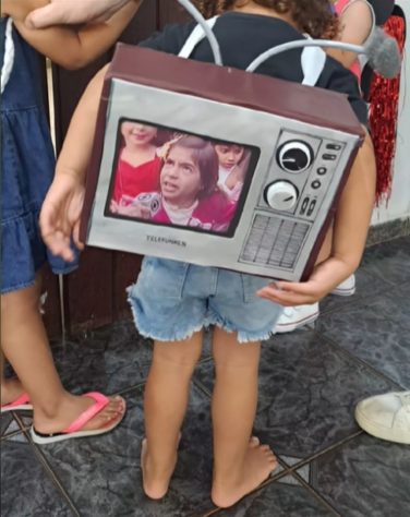 Dia da Mochila Maluca faz sucesso nas redes