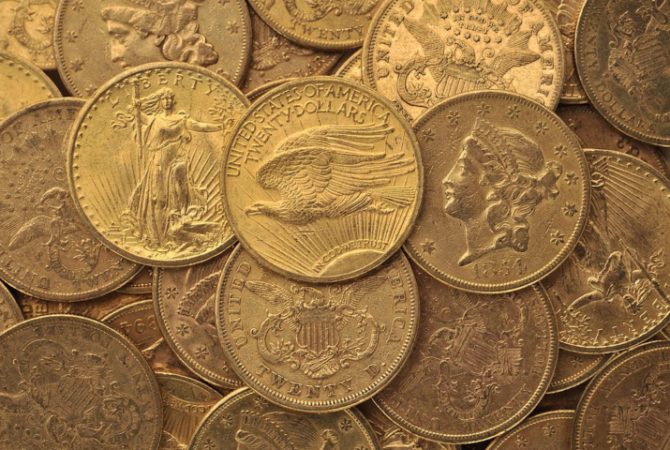 Sorte grande: Fazendeiro encontra moedas de ouro no ‘quintal’