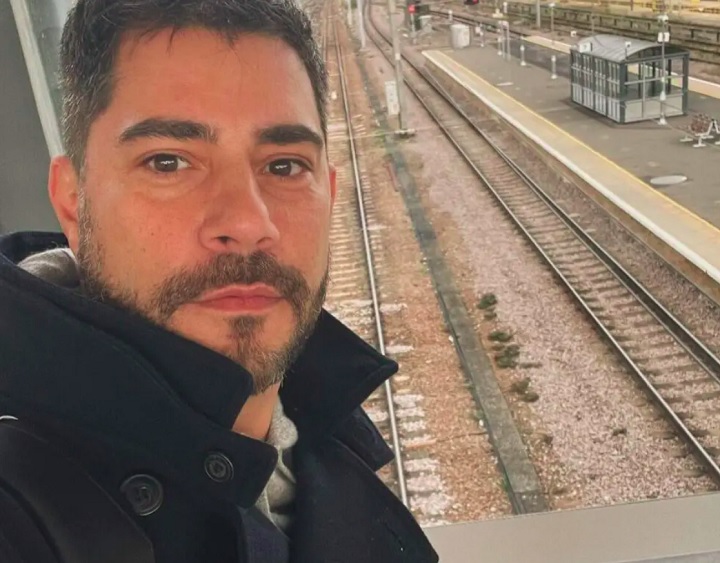 A condição fez com que ele perdesse mais de 20 quilos em um curto período de três semanas. -reprodução/instagram