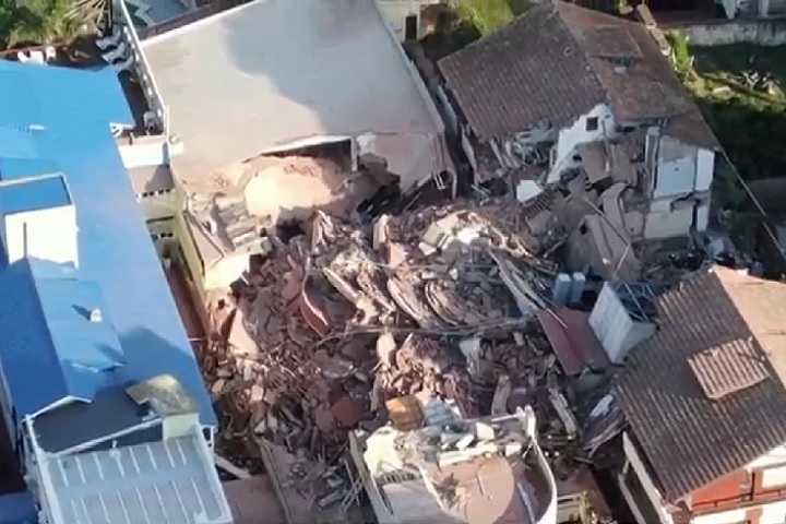 Hotel de 10 andares desaba na Argentina e deixa soterrados