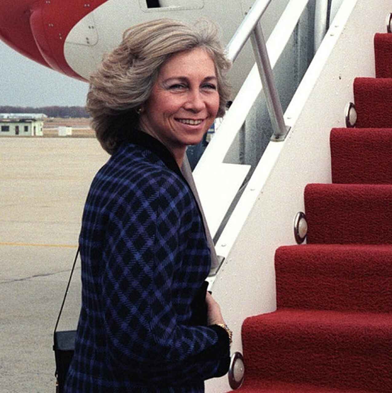 Sofia da Grécia -Aristocrata nascida em 1938 na ilha de Corfu, na Grécia, que se tornou rainha consorte do Reino da Espanha ao se casar com o então rei Juan Carlos I. De grande influência institucional, é mãe do atual rei Felipe VI e atua em causas sociais, culturais e de saúde pelo país.