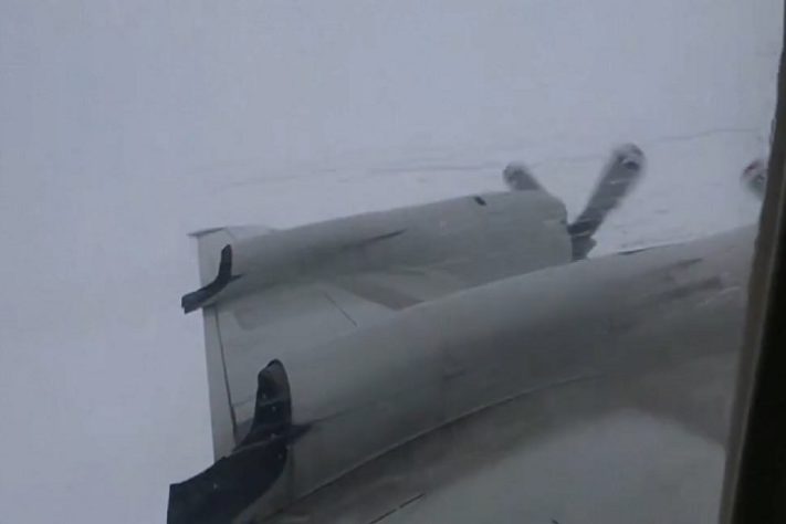 Avião dentro do Furacão Milton