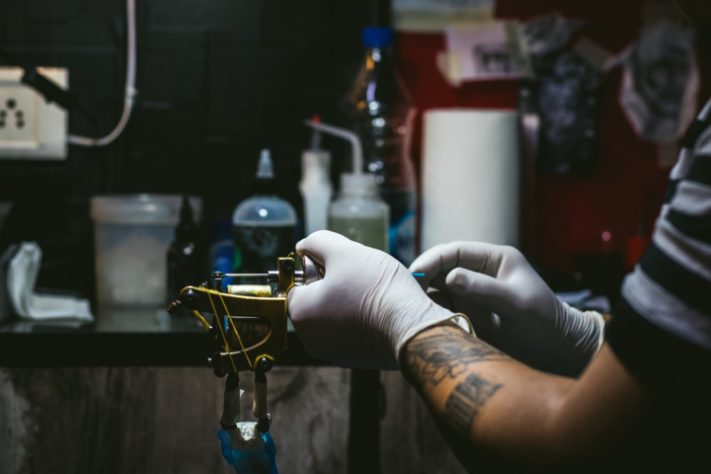Tatuador, tatuagem - Aamir Mohd Khan/Pixabay