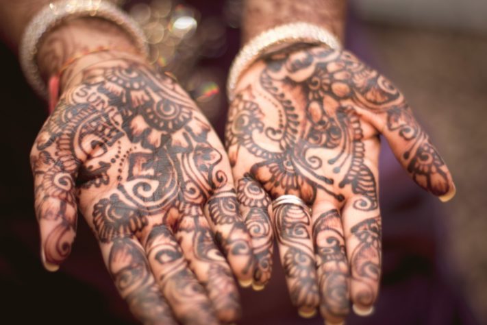 Tatuagem - tatuador -- James Douglas/Unsplash