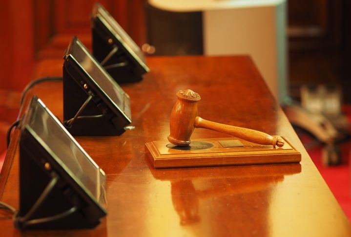 Só que em agosto de 2025 os tribunais da Califórnia negaram os pedidos de liberdade condicional de Lyle e Erik Menendez porque consideraram que eles ainda representam uma 