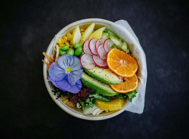 As flores, além de embelezarem nossos jardins e ambientes, podem ser verdadeiras protagonistas na culinária, adicionando um toque de delicadeza, sabor e cor aos pratos.  
