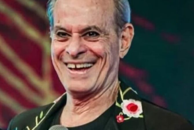 Ney Matogrosso revela emoção com cena do filme ‘Homem com H’