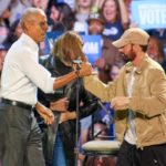 Barack Obama cantou versos ao lado do rapper Eminem