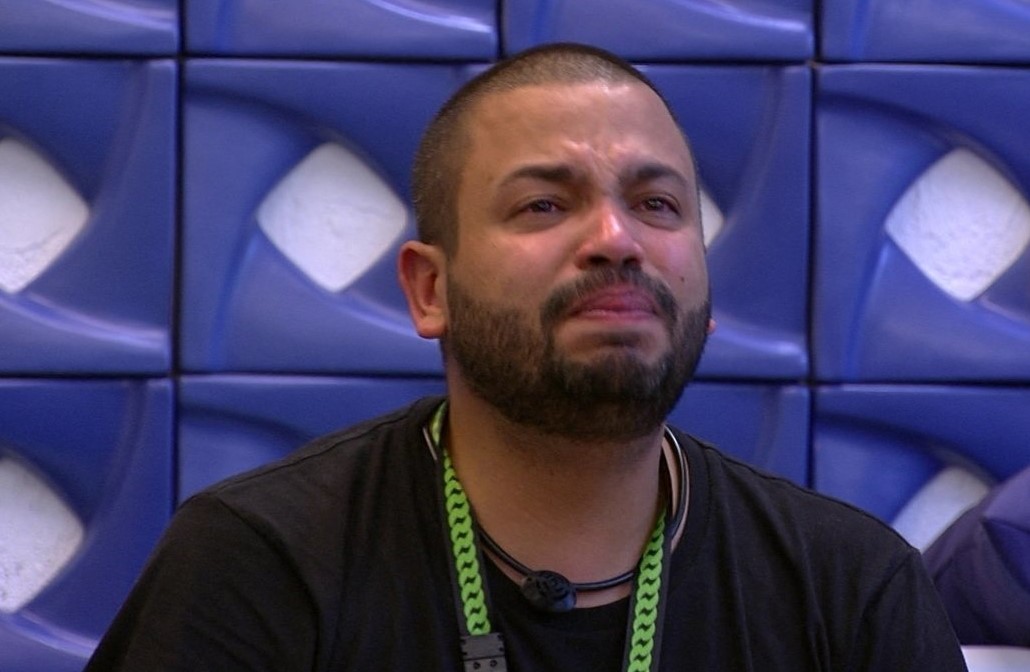O cantor deixou o BBB 21 com alta rejeição devido à sua postura dentro da casa mais vigiada do Brasil. Assim, ele se uniu ao "Gabinete do ódio", encabeçado por Karol Conká e Nego Di, e se voltou contra Lucas Penteado, um aliado da campeã Juliette.