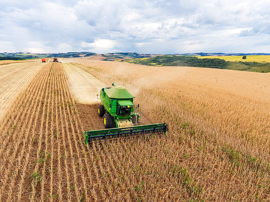 Quando se compara o primeiro trimestre de 2025, em relação ao último trimestre de 2024, a agropecuária cresceu 12,2% e isso impulsionou o avanço de 1,4% Produto Interno Bruto (PIB) no período.