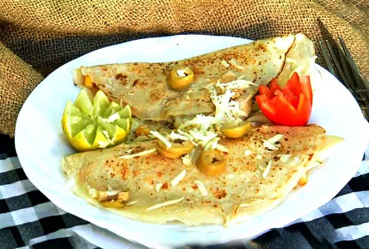 O crepe também pode ter recheio doce ou salgado. Na versão doce é comum encontrar recheios de chocolate e frutas. 
