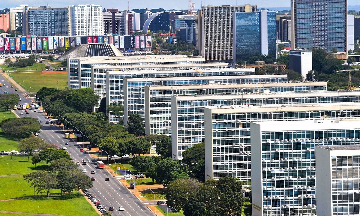 Brasília (DF)- 71,25 pontos - Com planejamento urbano exemplar, tem áreas verdes e organização. É o centro do poder político, com boas oportunidades de trabalho. Oferece excelente infraestrutura cultural e educacional.