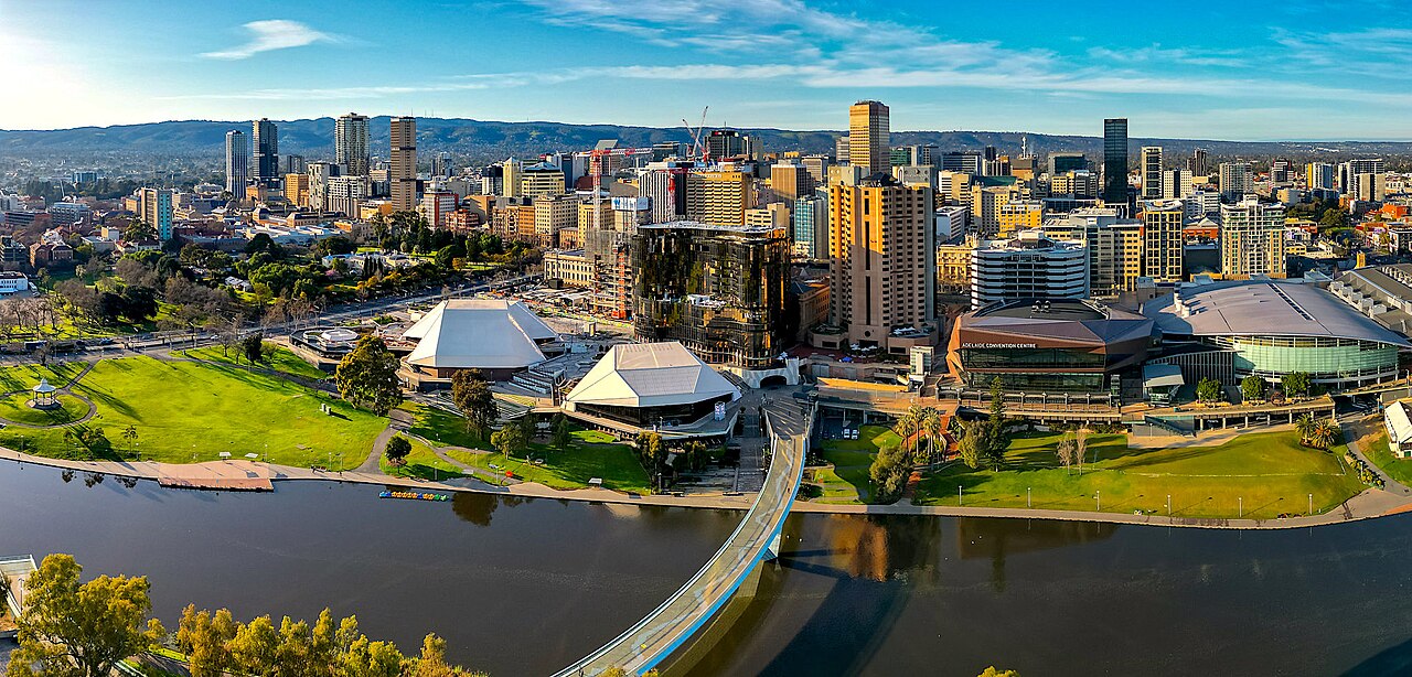 10h00 â?? Grande parte da AustrÃ¡lia, incluindo Melbourne e Sydney e mais sete locais, incluindo Vanuatu, Ilhas SalomÃ£o, Bougainville em Papua Nova GuinÃ© e Nova CaledÃŽnia.
10h30 â?? Pequena parte da AustrÃ¡lia, incluindo Adelaide (foto).