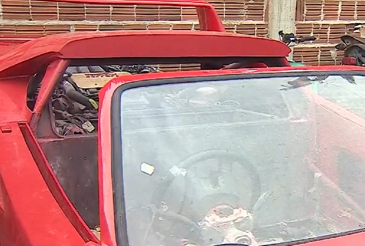 Desde criança, José Vitor nutre uma paixão pela Ferrari, o que o motivou a começar a construir a réplica de forma artesanal, ainda em 2017.