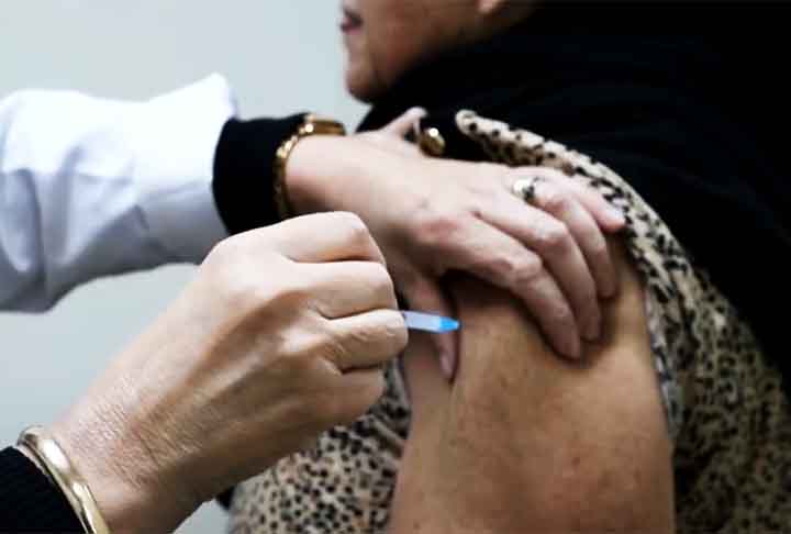 A vacina dTpa (difteria, tétano e coqueluche acellular), por sua vez, é recomendada para adolescentes e adultos a partir dos 10 anos, com reforços a cada 10 anos. A doença foi uma das principais causas de mortalidade antes da última década de 40 nos Estados Unidos, que antecedeu a vacina. 