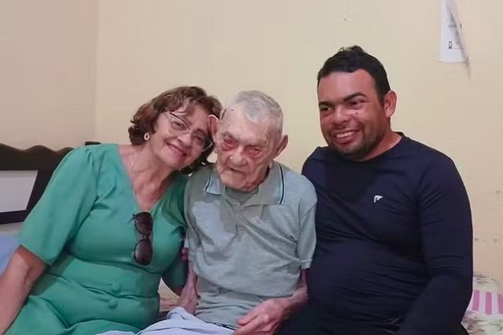 Brasileiro passa a ser considerado o homem mais velho do mundo