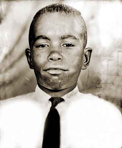 Luiz Antônio Feliciano Marcondes nasceu em Nova Iguaçu, no Rio de Janeiro, dia 29 de junho de 1949. Filho de músico, ganhou um concurso de cantores mirins aos dez anos de idade, interpretando um samba de Jamelão.