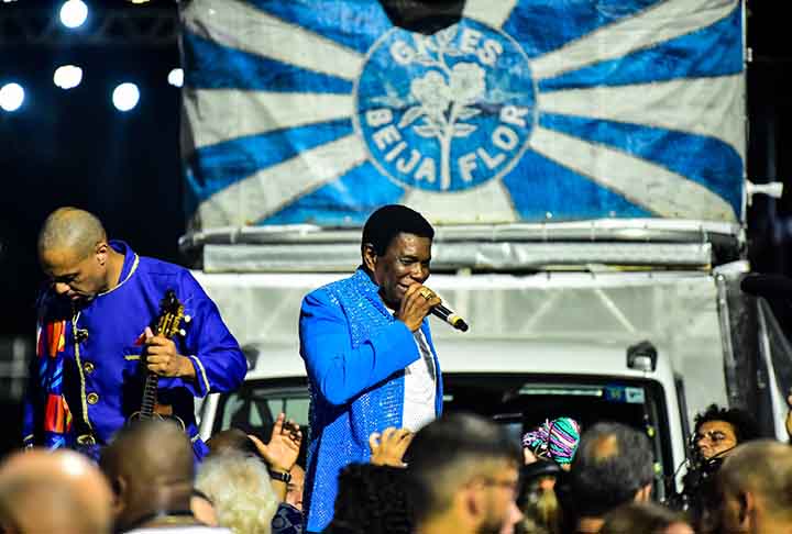 Neguinho da Beija-Flor anuncia aposentadoria do Carnaval após