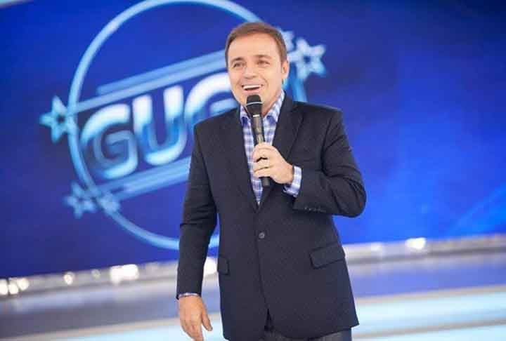 O apresentador Gugu Liberato morreu em 21 de novembro de 2019, aos 60 anos, vítima de um acidente doméstico em sua casa em Orlando. 
